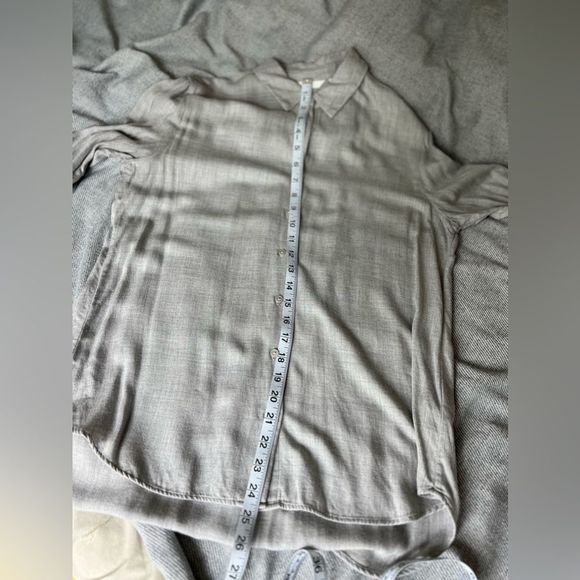 Uniqlo Super Soft, Gray Button Down Shirt - Picture 12 of 12